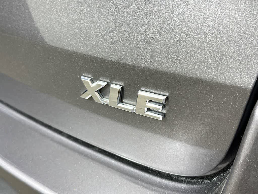 Thumbnail: 2017 Toyota Highlander - 7