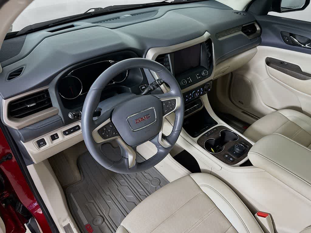 2022 GMC Acadia Denali 2