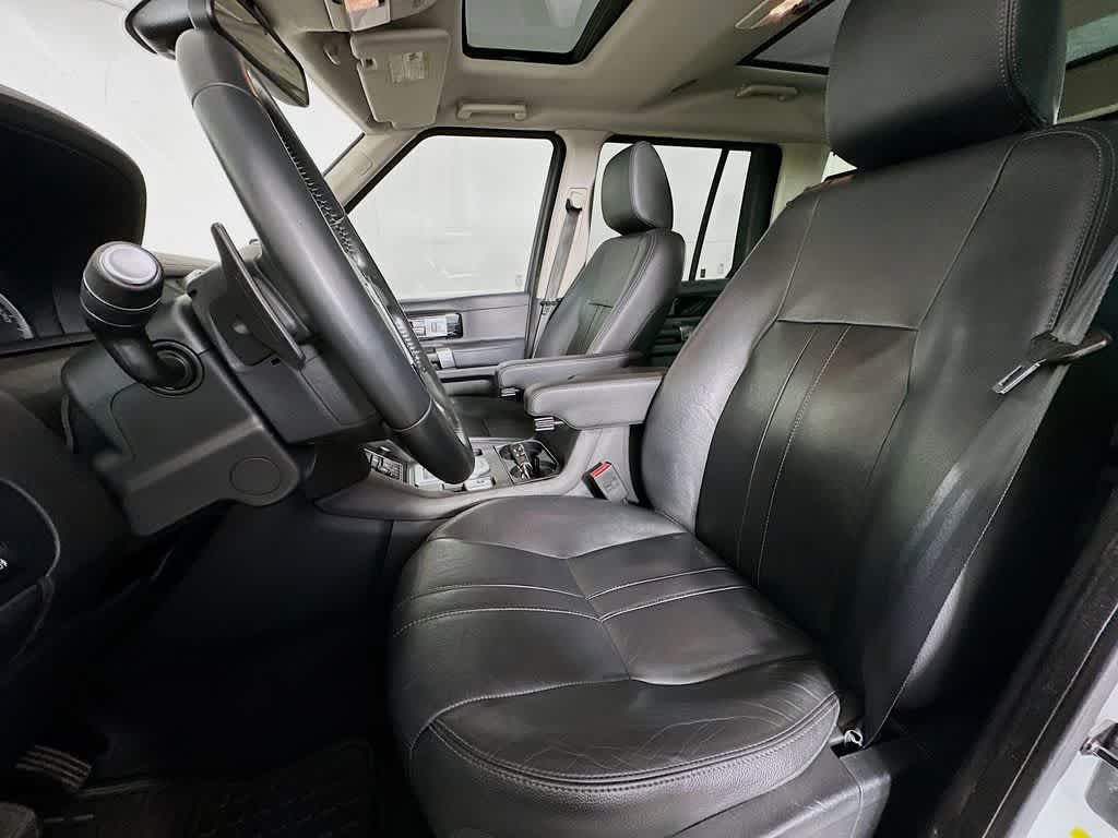 Thumbnail: 2015 Land Rover LR4 - 12