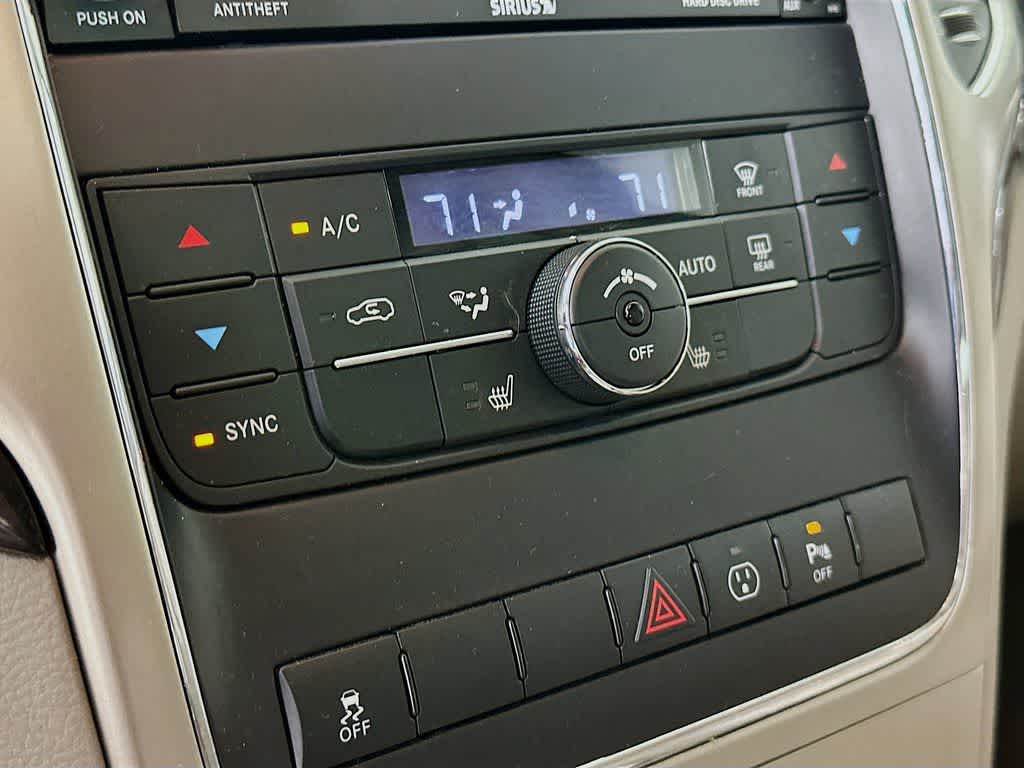 Thumbnail: 2013 Jeep Grand Cherokee - 18