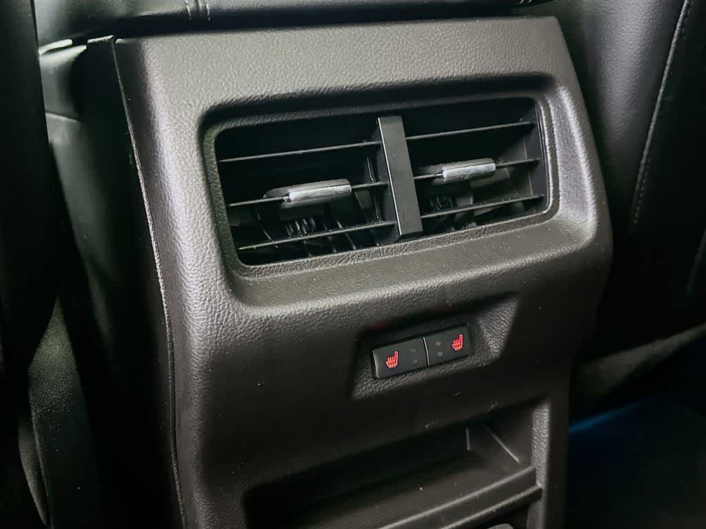 Thumbnail: 2016 Ford Edge - 13