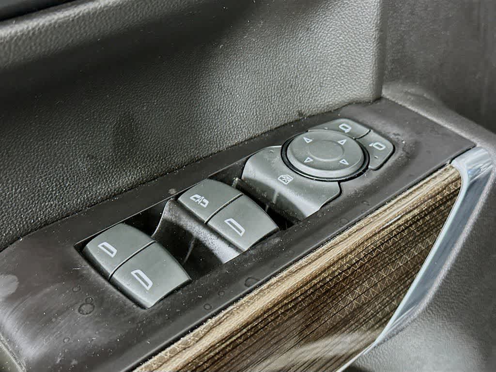 2020 Chevrolet Silverado 1500 RST 29