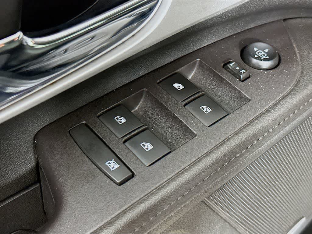 Thumbnail: 2017 Chevrolet Equinox - 27