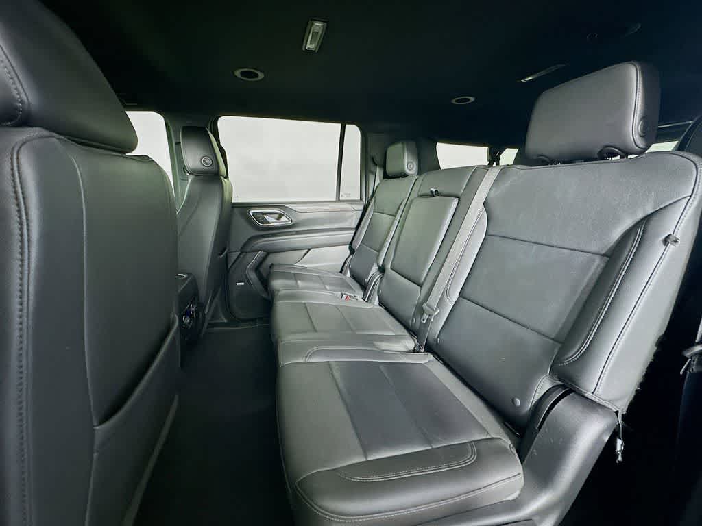 2023 Chevrolet Suburban LT 14