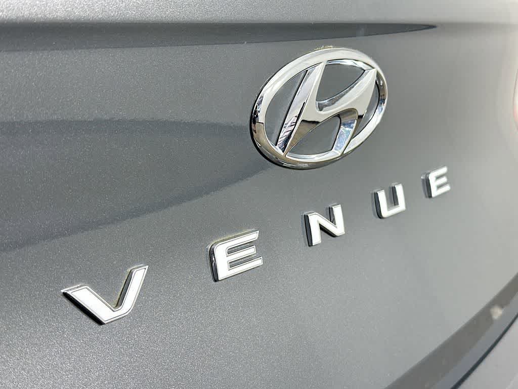 Thumbnail: 2023 Hyundai Venue - 7