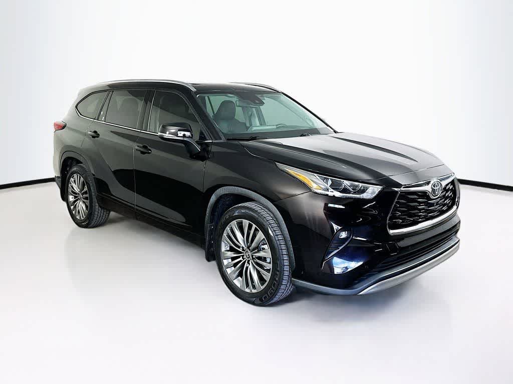 Thumbnail: 2021 Toyota Highlander - 23