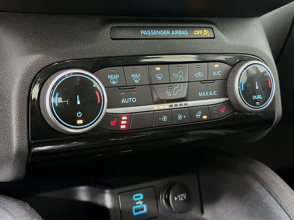 Thumbnail: 2022 Ford Escape - 16