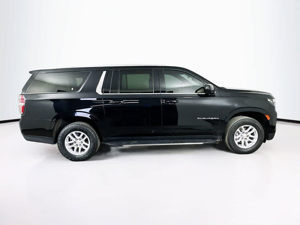 2023 Chevrolet Suburban LT 26