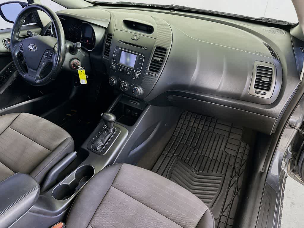 Thumbnail: 2016 Kia Forte - 30