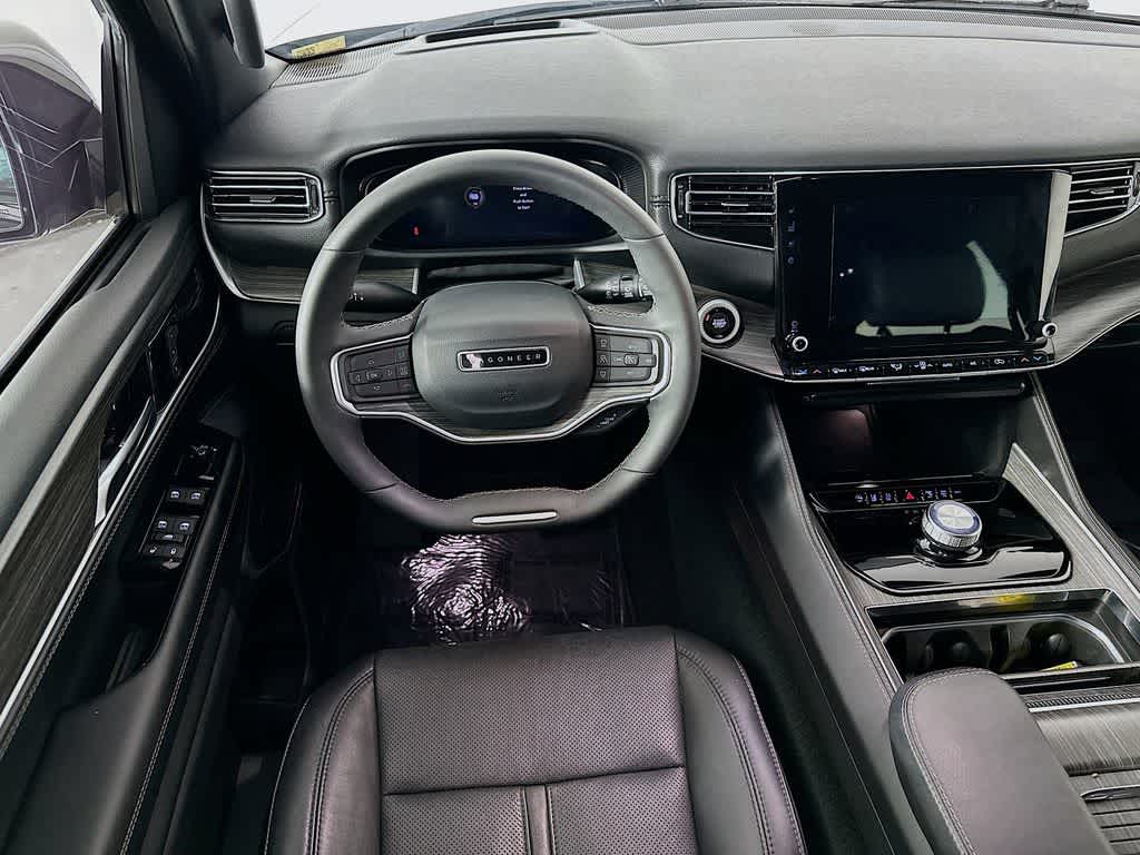 Thumbnail: 2023 Jeep Wagoneer - 10