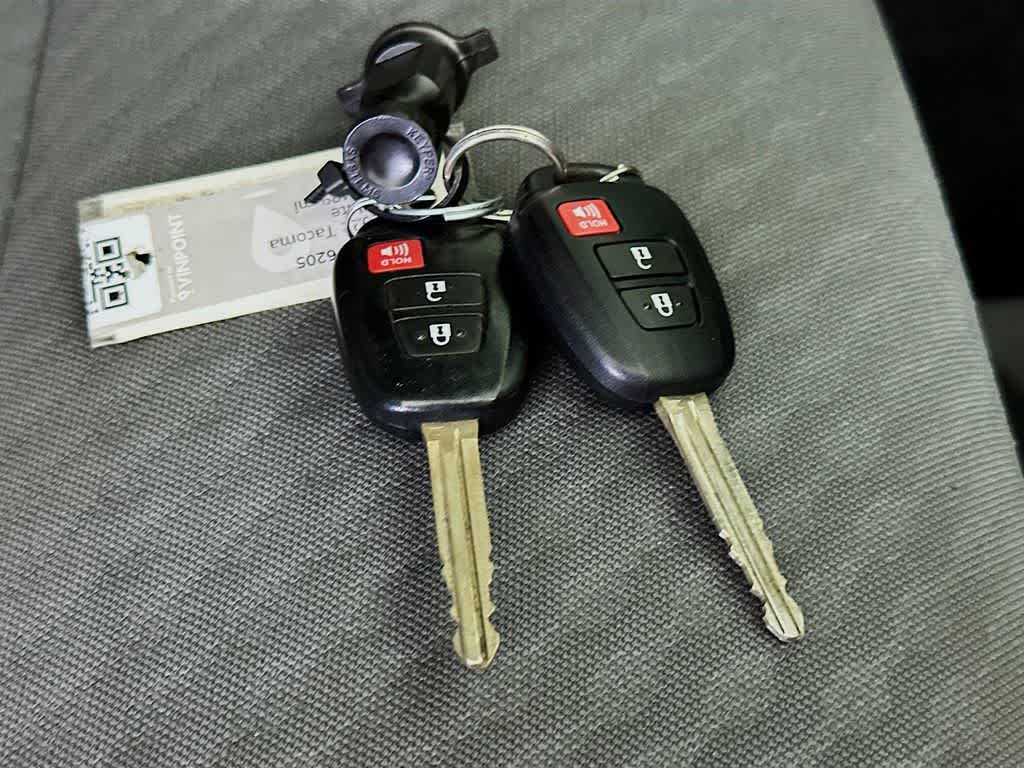 Thumbnail: 2022 Toyota Tacoma - 21