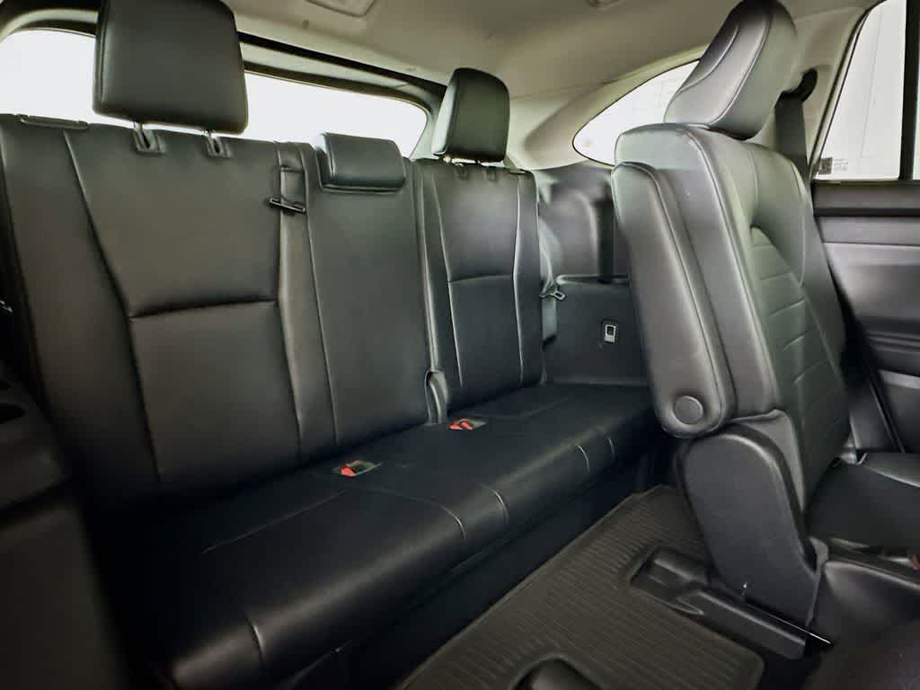 Thumbnail: 2020 Toyota Highlander - 32
