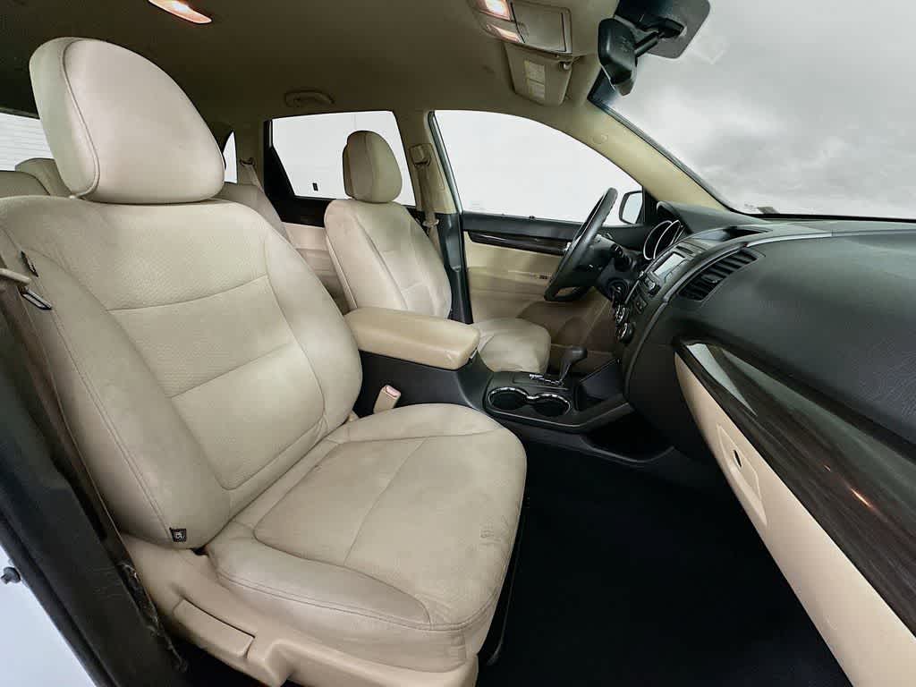 Thumbnail: 2013 Kia Sorento - 14