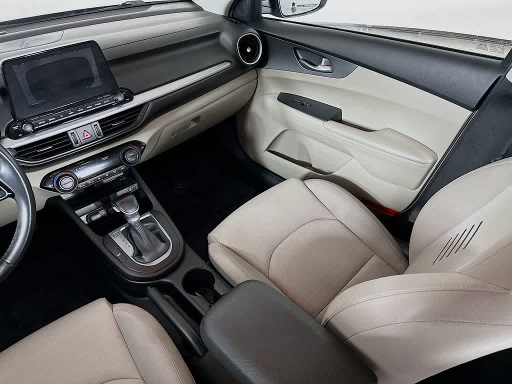 Thumbnail: 2019 Kia Forte - 11