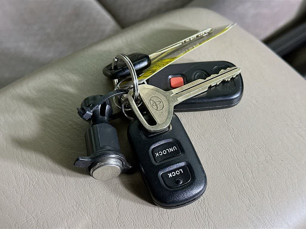 Thumbnail: 2003 Toyota Camry - 21