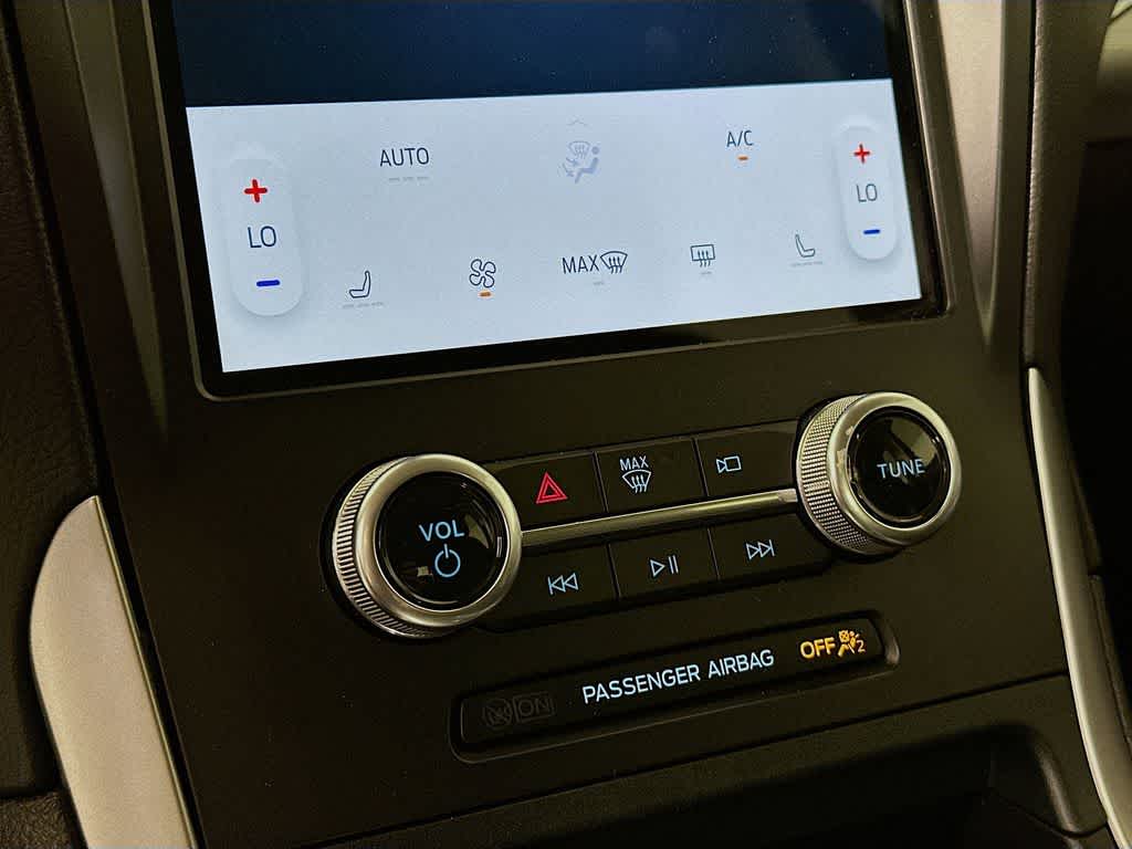 Thumbnail: 2022 Ford Edge - 18