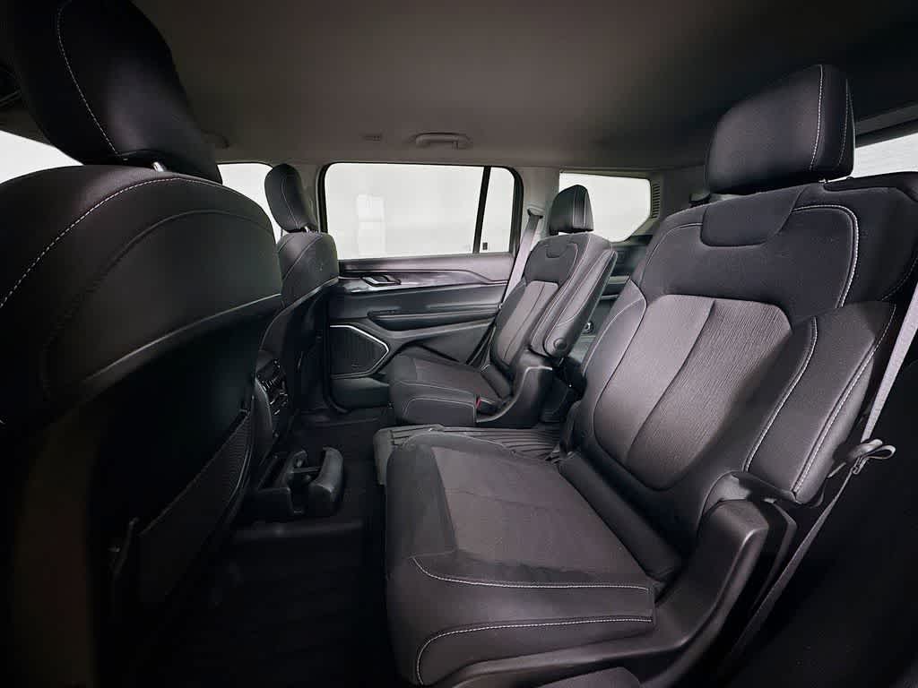 Thumbnail: 2022 Jeep Grand Cherokee L - 13