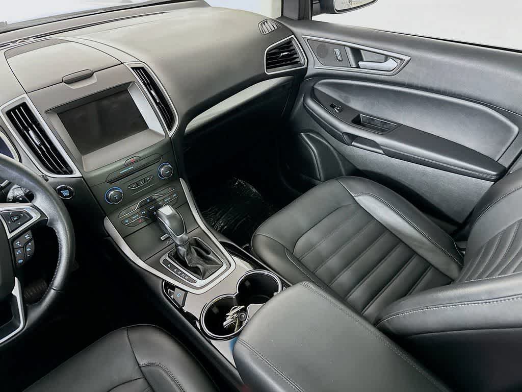 Thumbnail: 2016 Ford Edge - 11