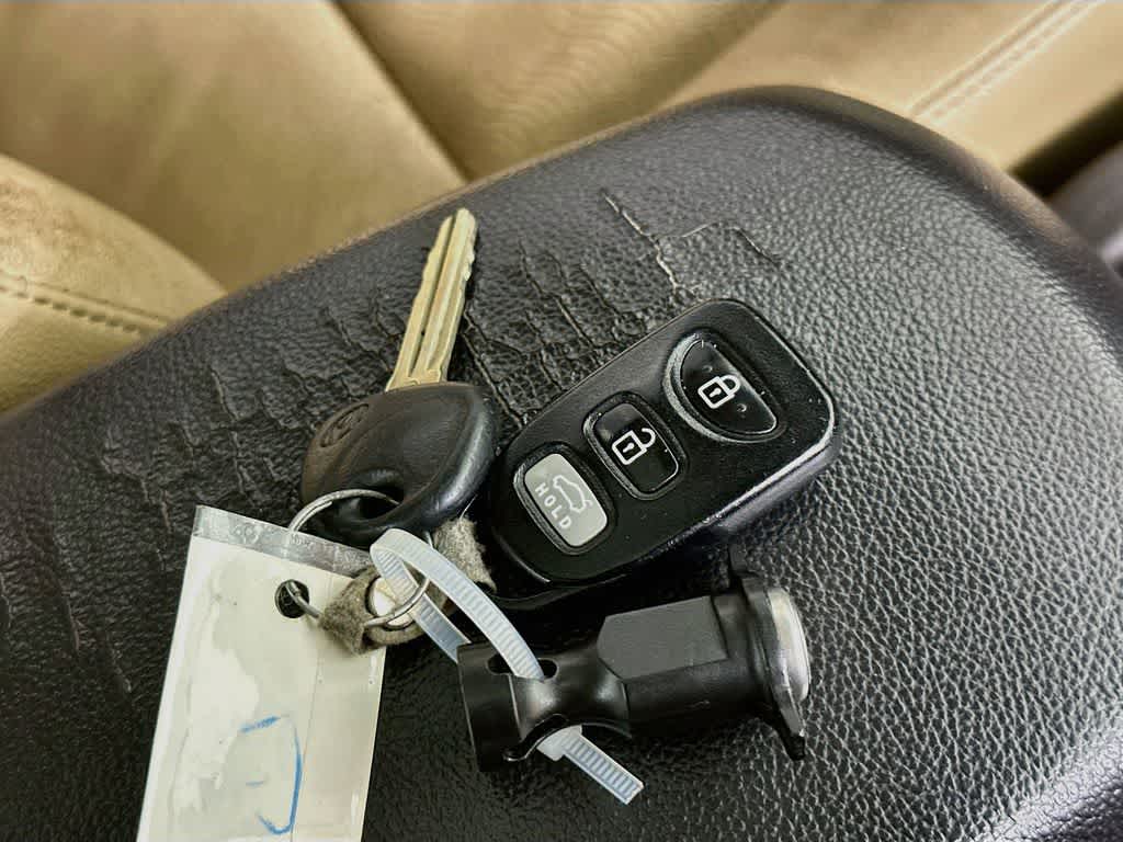 Thumbnail: 2013 Hyundai Elantra - 21