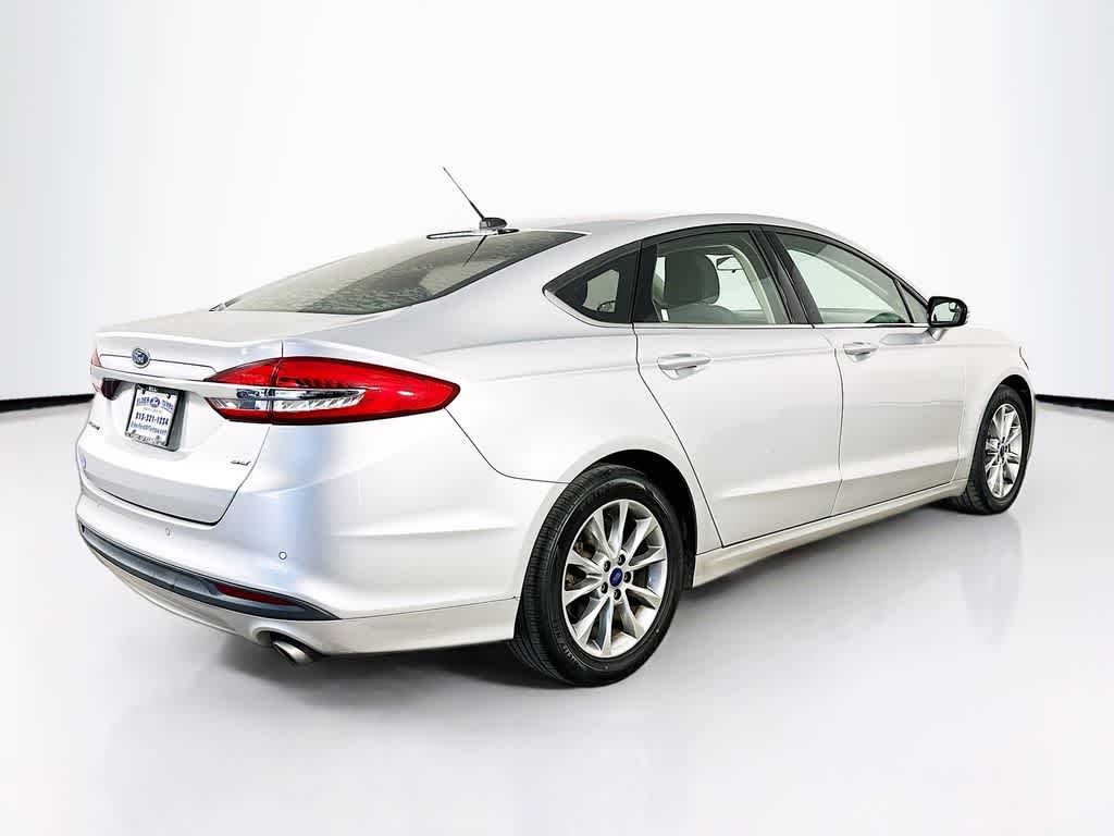 Thumbnail: 2017 Ford Fusion - 25