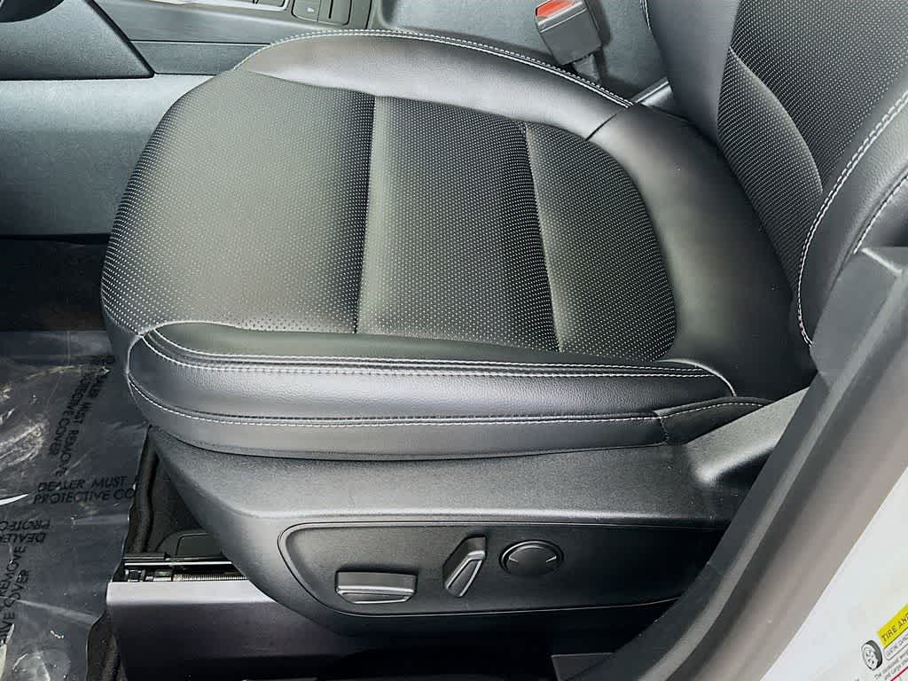 Thumbnail: 2021 Ford Escape - 31