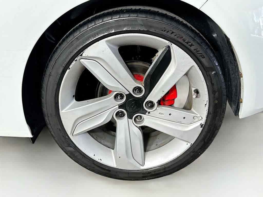 Thumbnail: 2015 Hyundai Veloster - 8