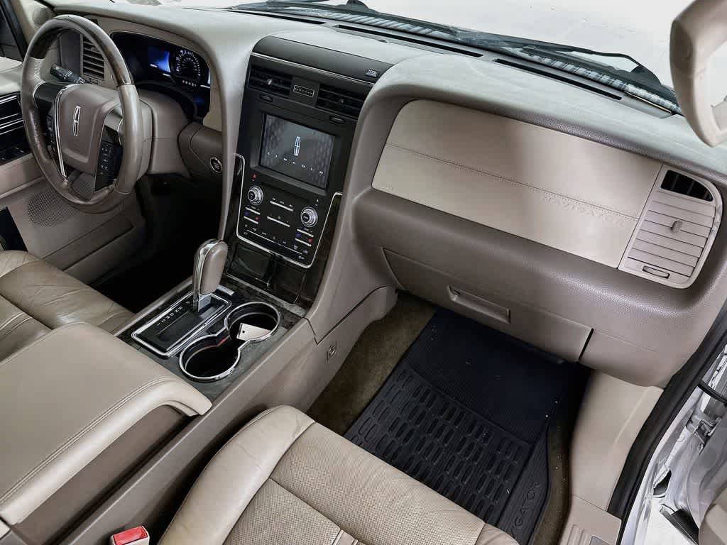 Thumbnail: 2016 Lincoln Navigator - 33
