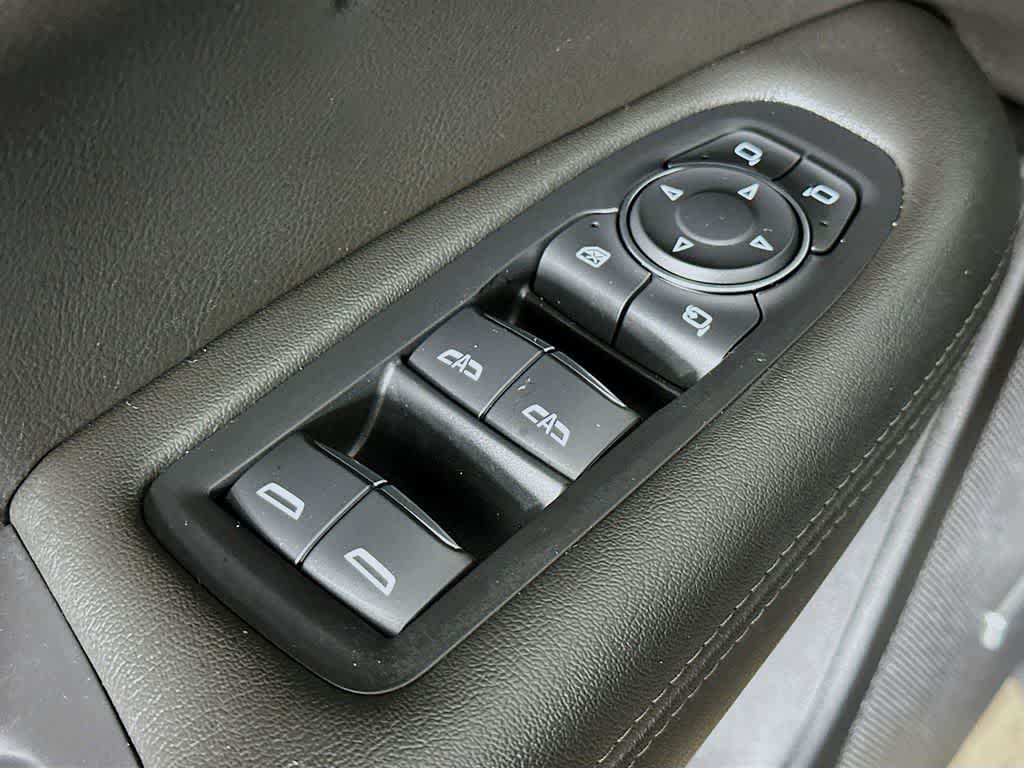 Thumbnail: 2024 Cadillac XT6 - 30