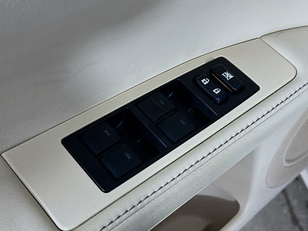 Thumbnail: 2015 Lexus ES - 28