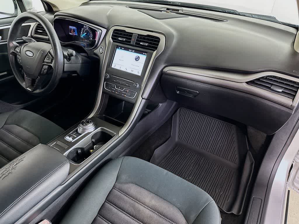 Thumbnail: 2017 Ford Fusion - 32