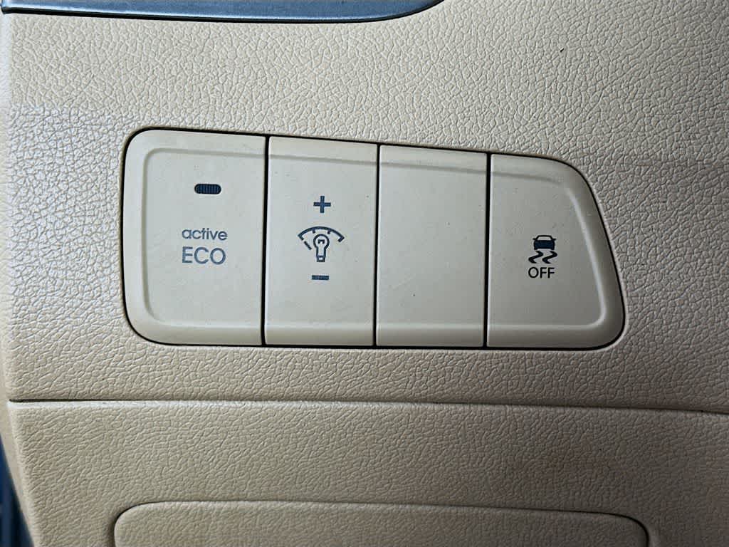 Thumbnail: 2013 Hyundai Elantra - 26