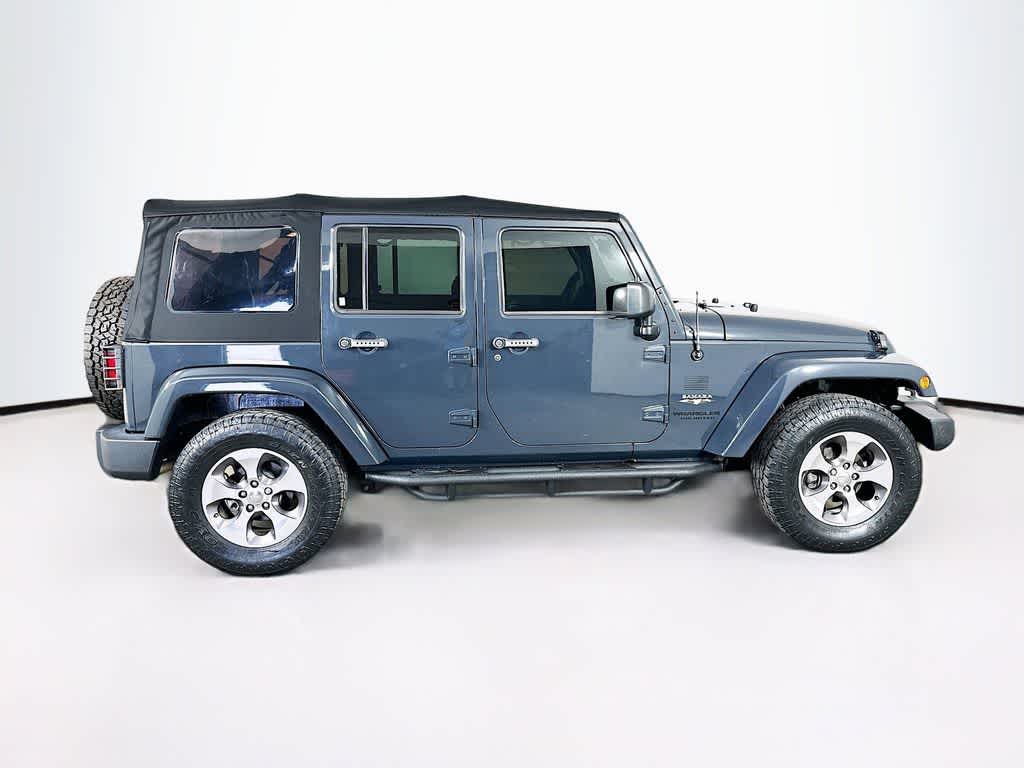 Thumbnail: 2016 Jeep Wrangler - 24