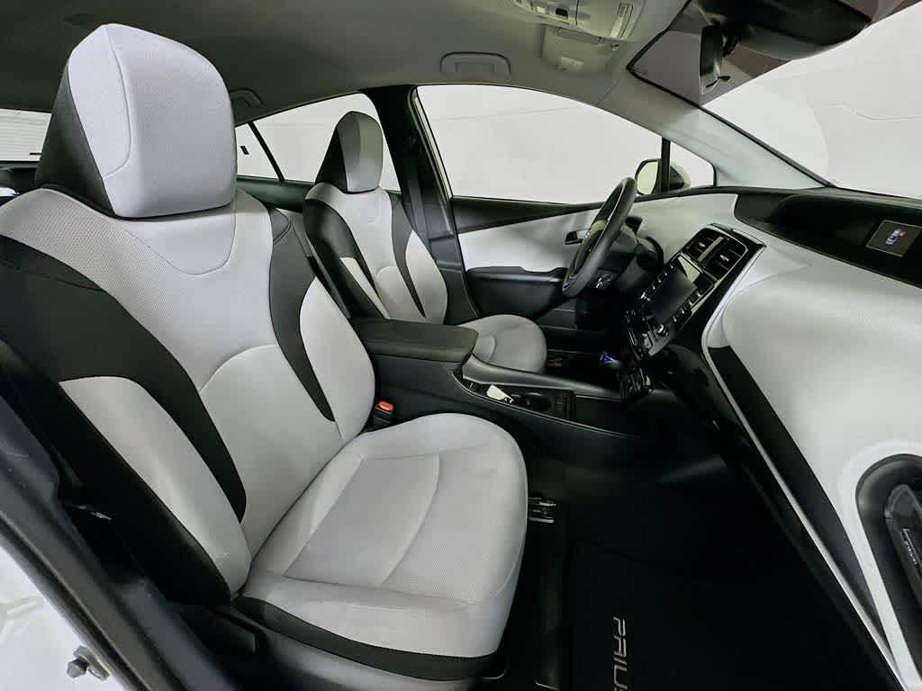 Thumbnail: 2021 Toyota Prius - 14
