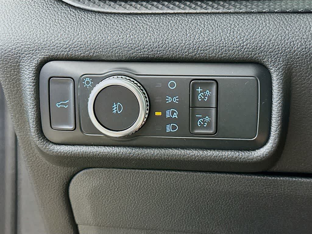 Thumbnail: 2022 Ford Explorer - 27