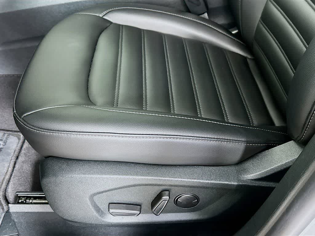 Thumbnail: 2022 Ford Edge - 31