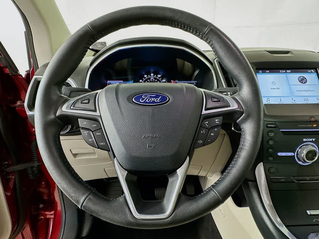 Thumbnail: 2017 Ford Edge - 16