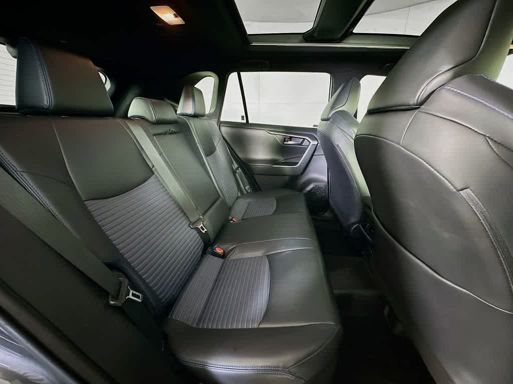 Thumbnail: 2020 Toyota RAV4 - 32