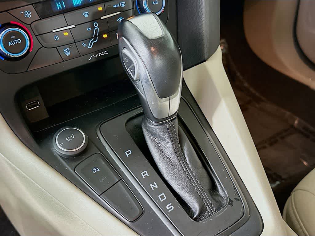 Thumbnail: 2016 Ford Focus - 18