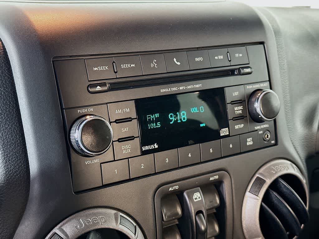 Thumbnail: 2016 Jeep Wrangler - 16