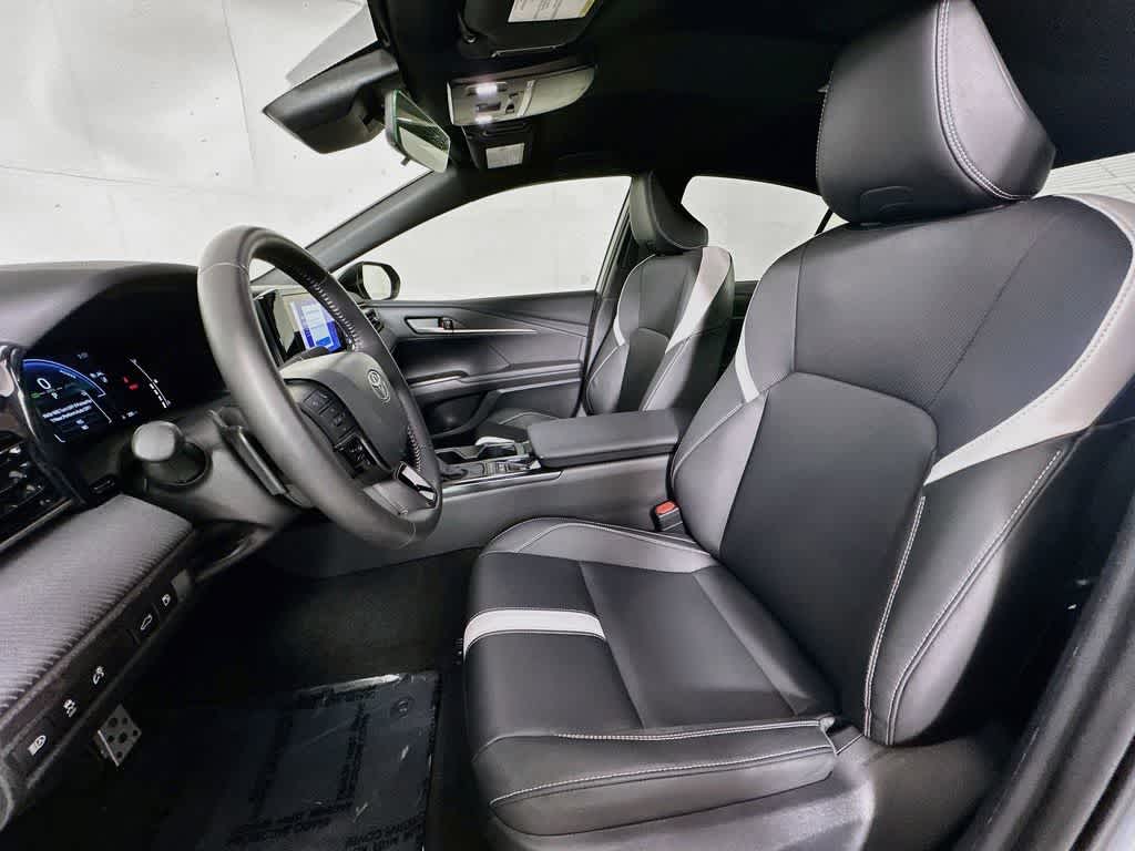 Thumbnail: 2025 Toyota Camry - 12