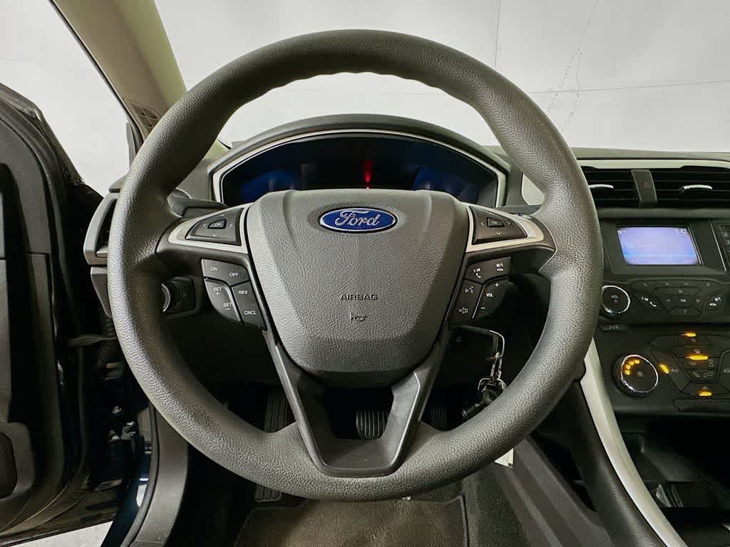 Thumbnail: 2014 Ford Fusion - 16