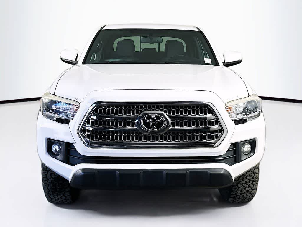 Thumbnail: 2017 Toyota Tacoma - 5