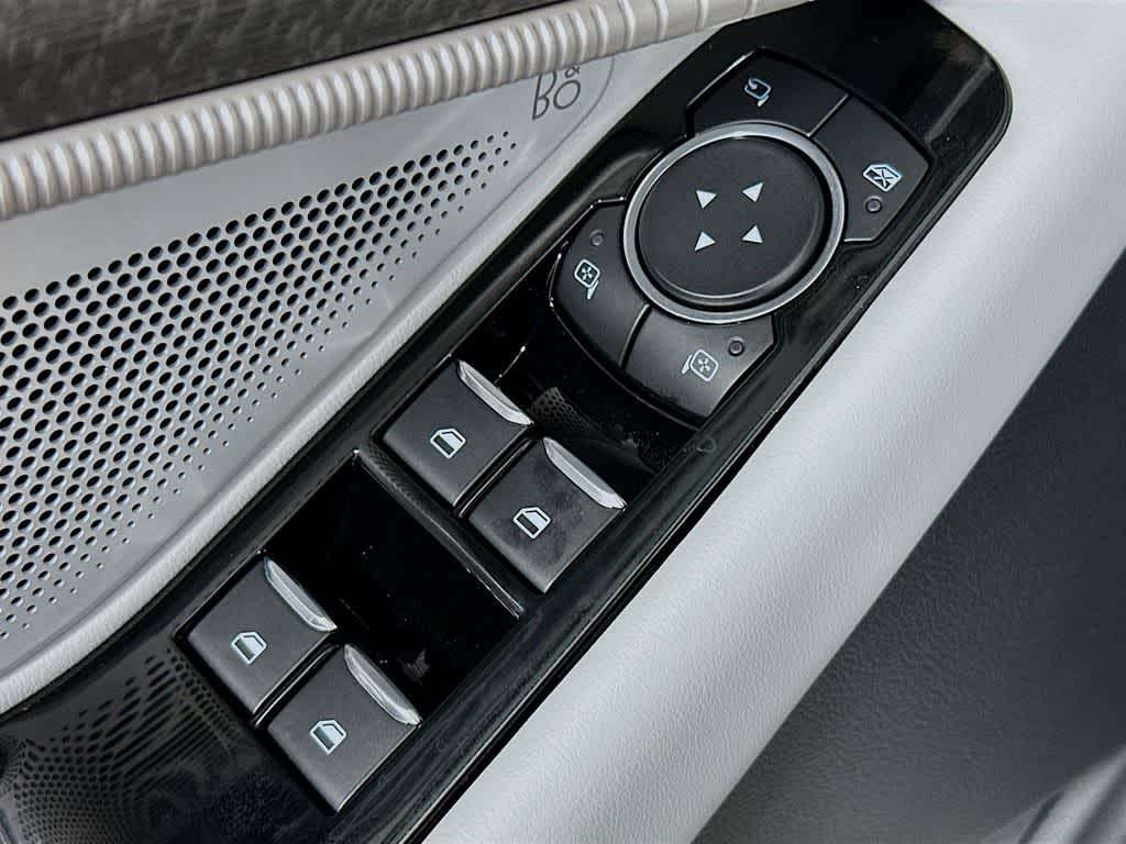 Thumbnail: 2025 Ford Explorer - 29