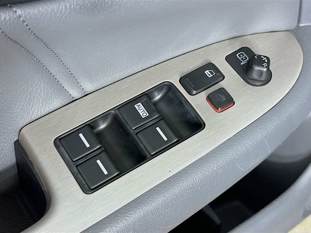 Thumbnail: 2005 Honda Accord - 28