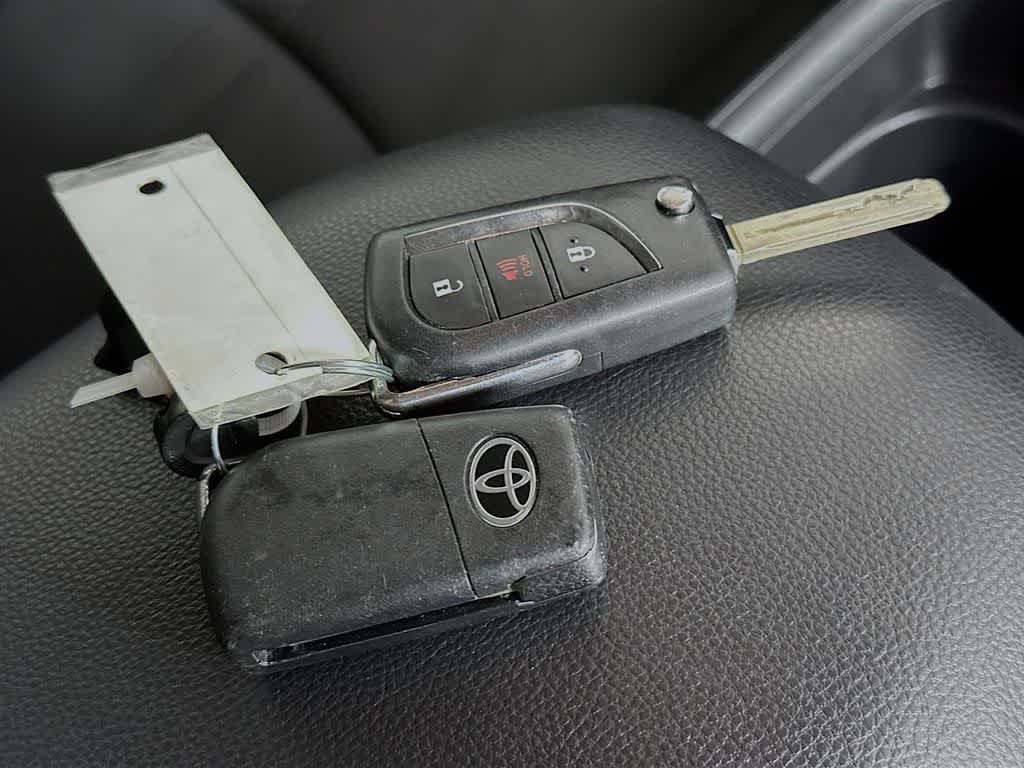 Thumbnail: 2019 Toyota RAV4 - 21