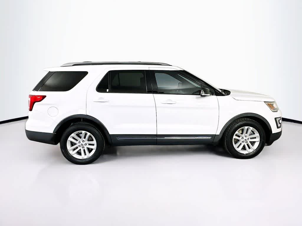 Thumbnail: 2017 Ford Explorer - 26