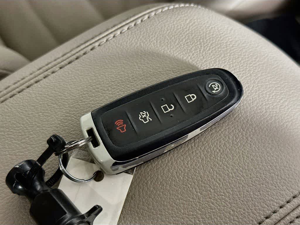 Thumbnail: 2014 Ford Escape - 22