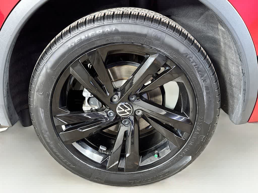 Thumbnail: 2024 Volkswagen Tiguan - 8