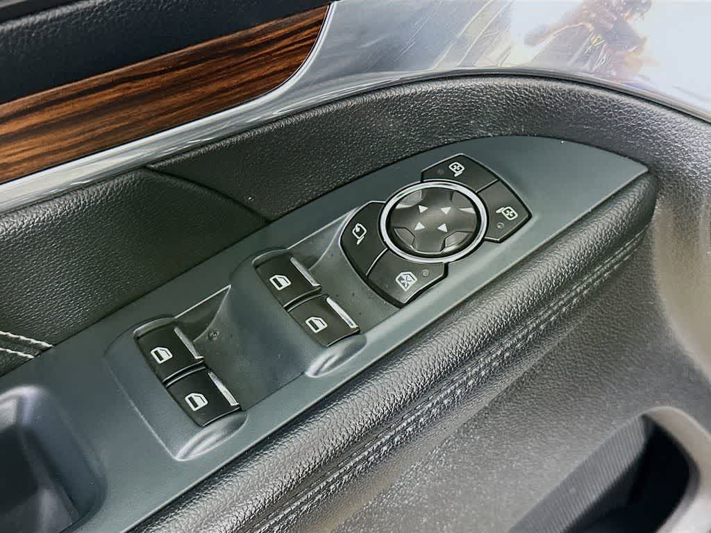 Thumbnail: 2016 Ford Explorer - 30