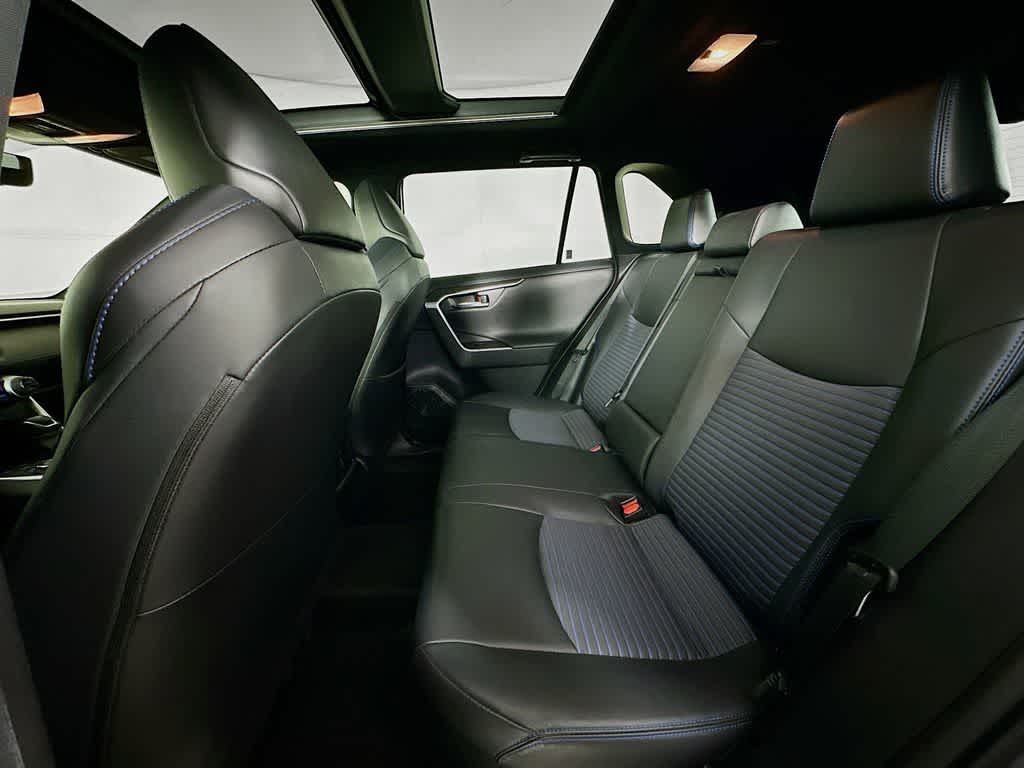 Thumbnail: 2020 Toyota RAV4 - 14